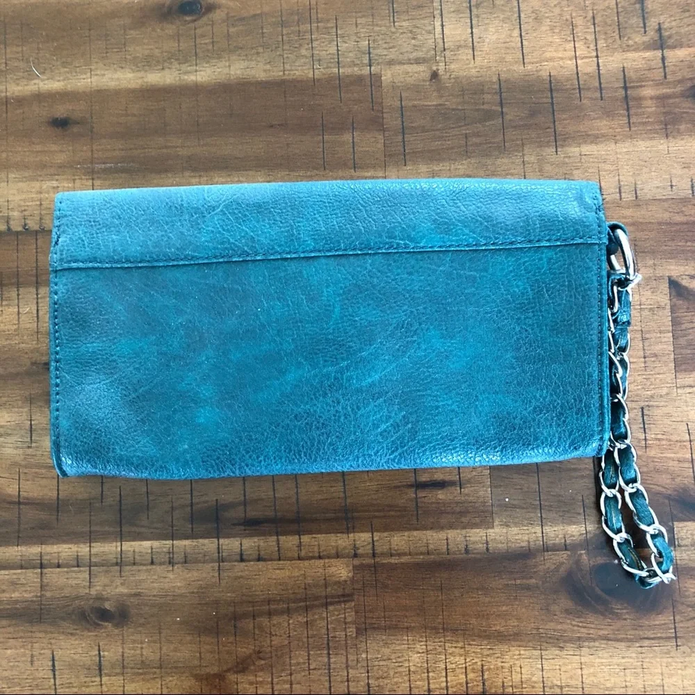 Jennifer Lopez Clutch